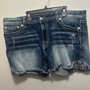 Miss Me Easy Stretch Mid-Rise Shorts Size 36